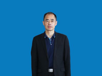 李炎海：中學(xué)化學(xué)教師，高級教師，湖北名師，來自黃岡分校，長期擔(dān)任清北班化學(xué)教學(xué)，學(xué)科功底深厚，教學(xué)作風(fēng)扎實，教學(xué)成績突出，深受學(xué)生喜愛
