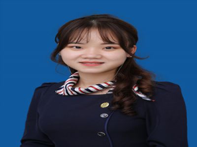 朱玉：信息技術(shù)，畢業(yè)于福建師范大學(xué)計(jì)算機(jī)科學(xué)與技術(shù)專業(yè)。曾擔(dān)任西山文武學(xué)校高中信息技術(shù)老師和福建師范大學(xué)第二附屬小學(xué)機(jī)器人老師，參與福建省“REL機(jī)器人工程挑戰(zhàn)賽”場(chǎng)地設(shè)計(jì)。