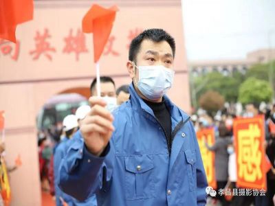 榜樣的力量2：逆行“請戰(zhàn)”湖北，妻子為他點(diǎn)贊！
